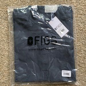 Figs XS Rafaela scrub top NWT Night sky